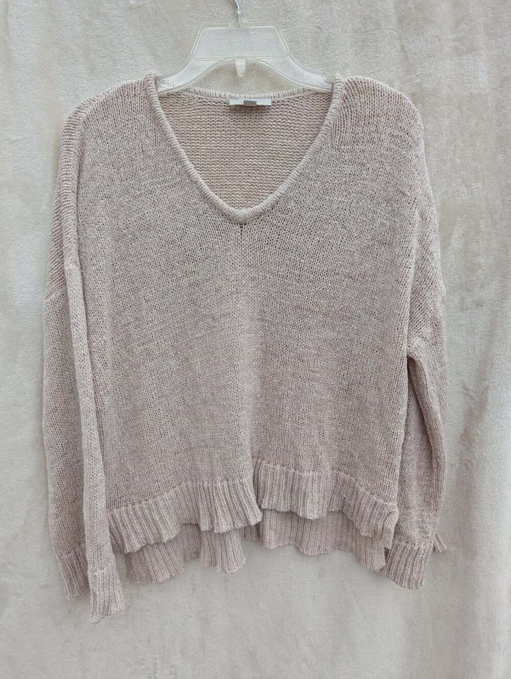 LOFT Outlet V-Neck Ruffle Hem Sweater Size S Pink Beige